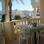 Апартаменты Holiday Beach