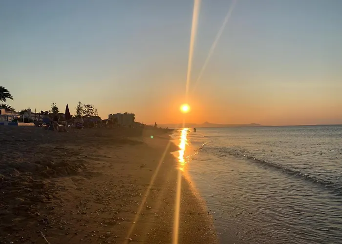 شقة Holiday Beach دينايا